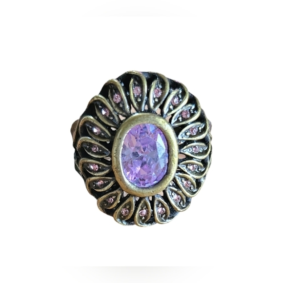 Vintage Style Large Cocktail Ring with Purple Stones 💜  - Size 7 - Picture 4 of 10